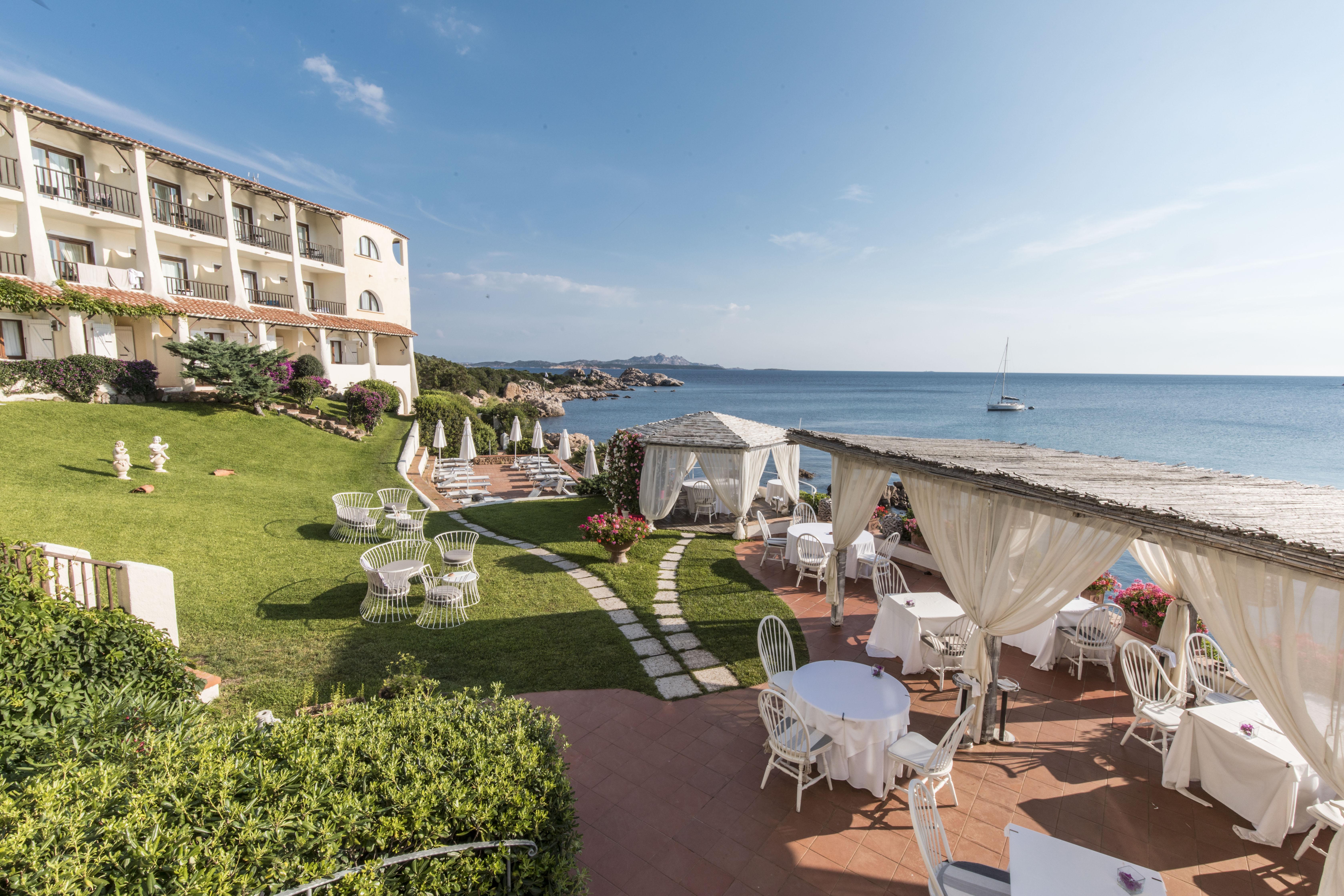 Club Hotel Baja Sardinia Bagian luar foto