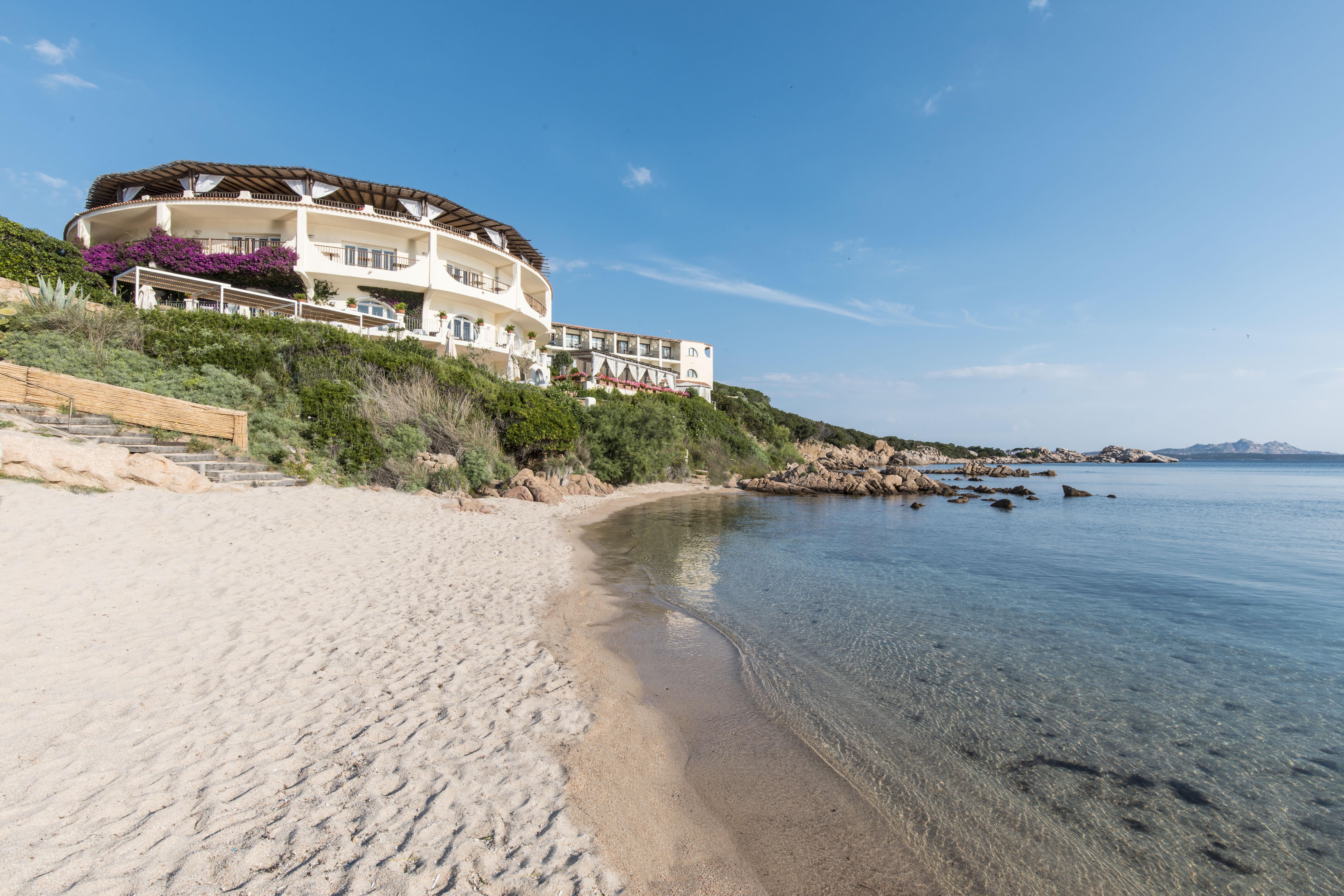 Club Hotel Baja Sardinia Bagian luar foto