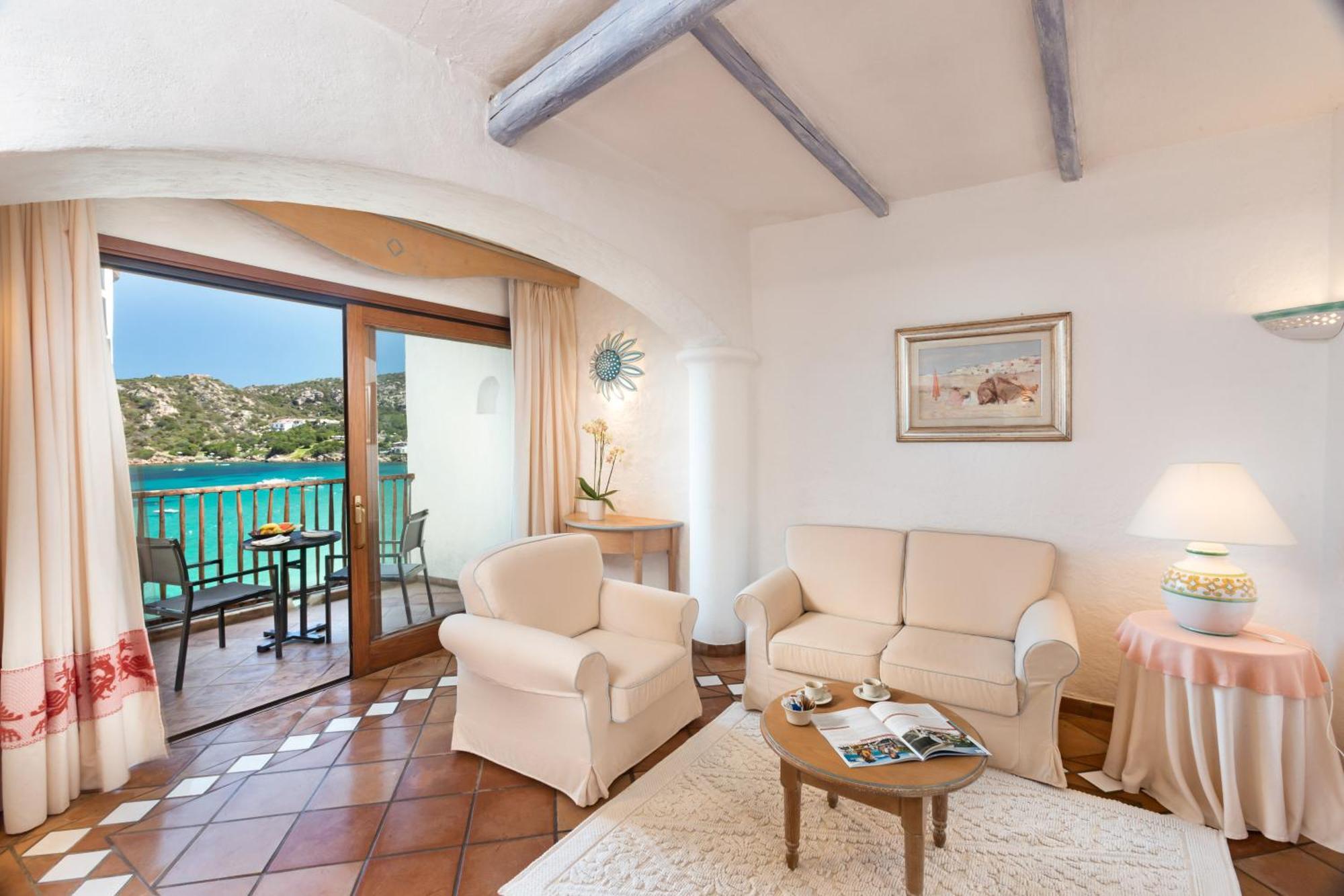 Club Hotel Baja Sardinia Bagian luar foto