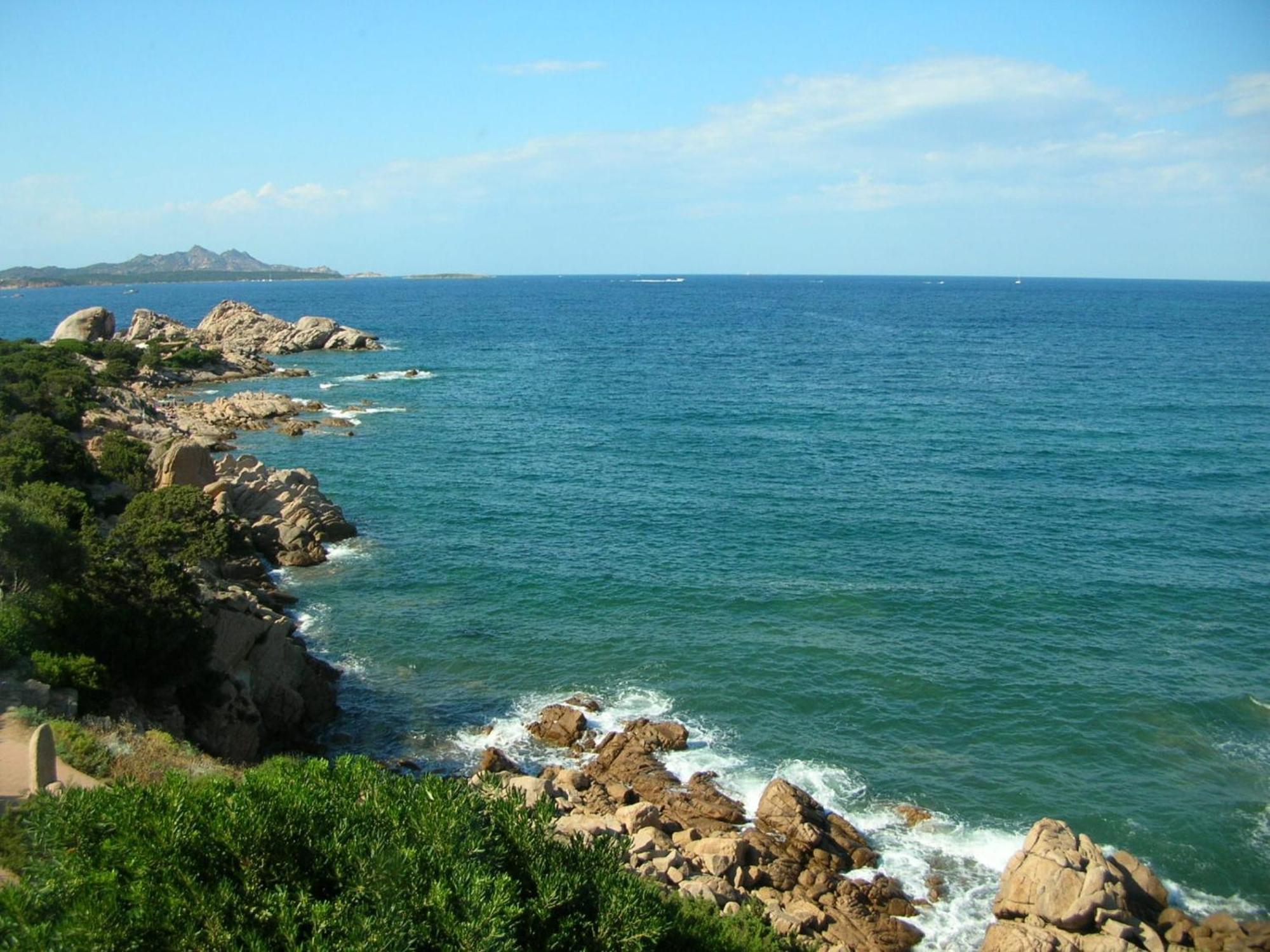 Club Hotel Baja Sardinia Bagian luar foto