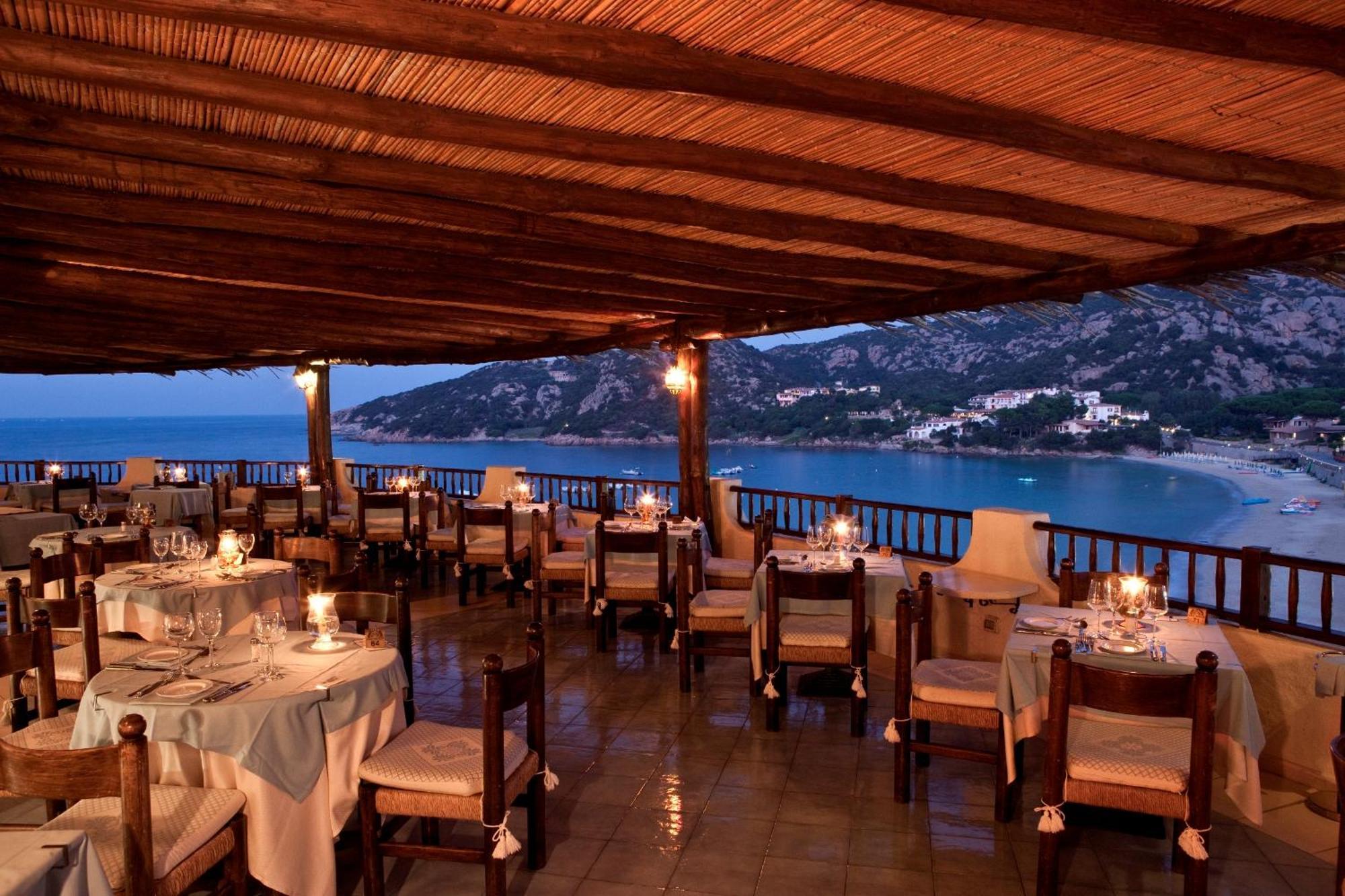 Club Hotel Baja Sardinia Bagian luar foto
