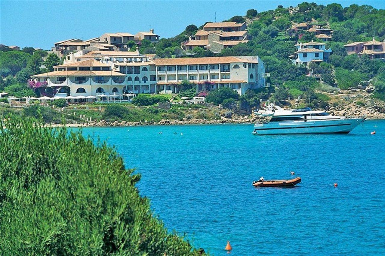 Club Hotel Baja Sardinia Bagian luar foto