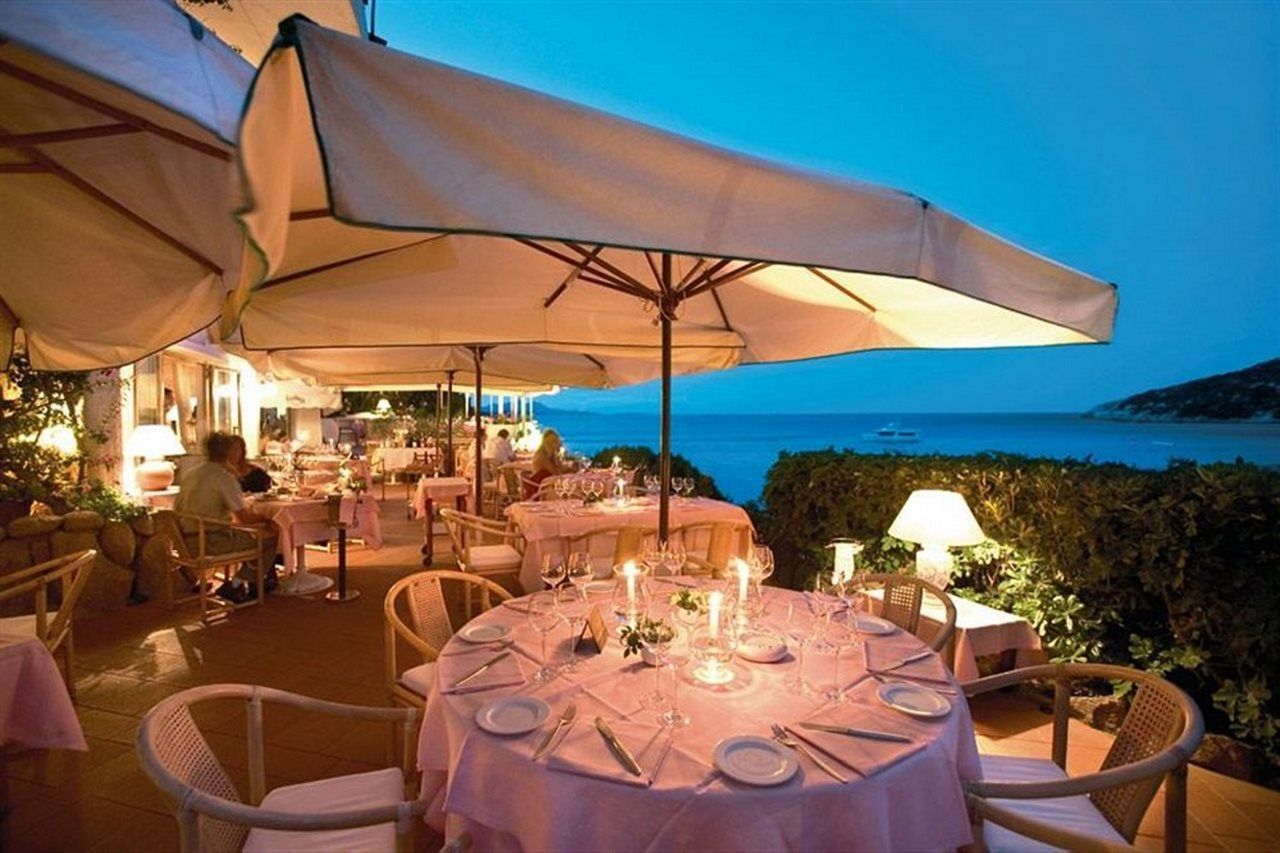 Club Hotel Baja Sardinia Bagian luar foto