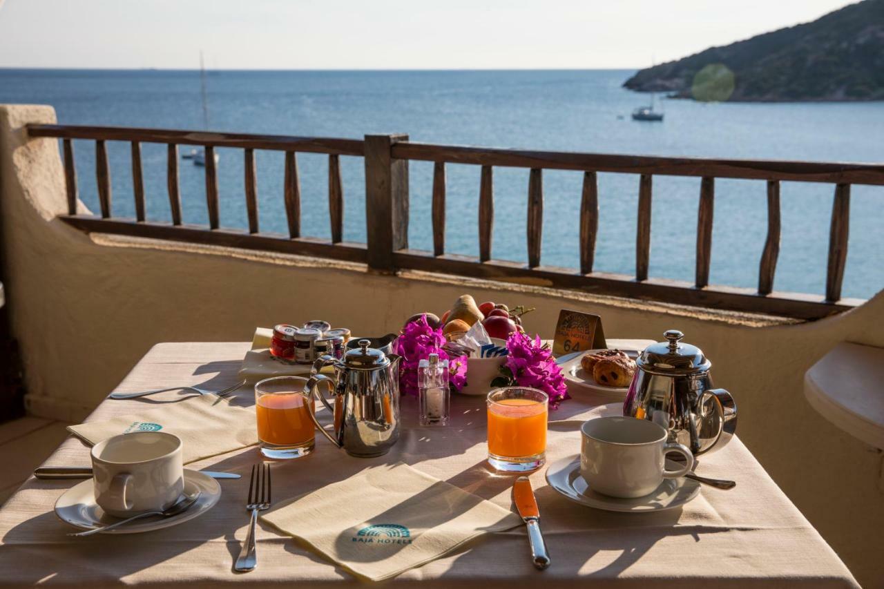 Club Hotel Baja Sardinia Bagian luar foto